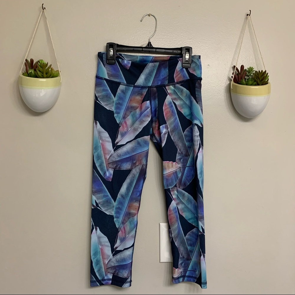 AEROPOSTALE Capri Floral Tropical Foliage Leisure Workout Leggings Size S